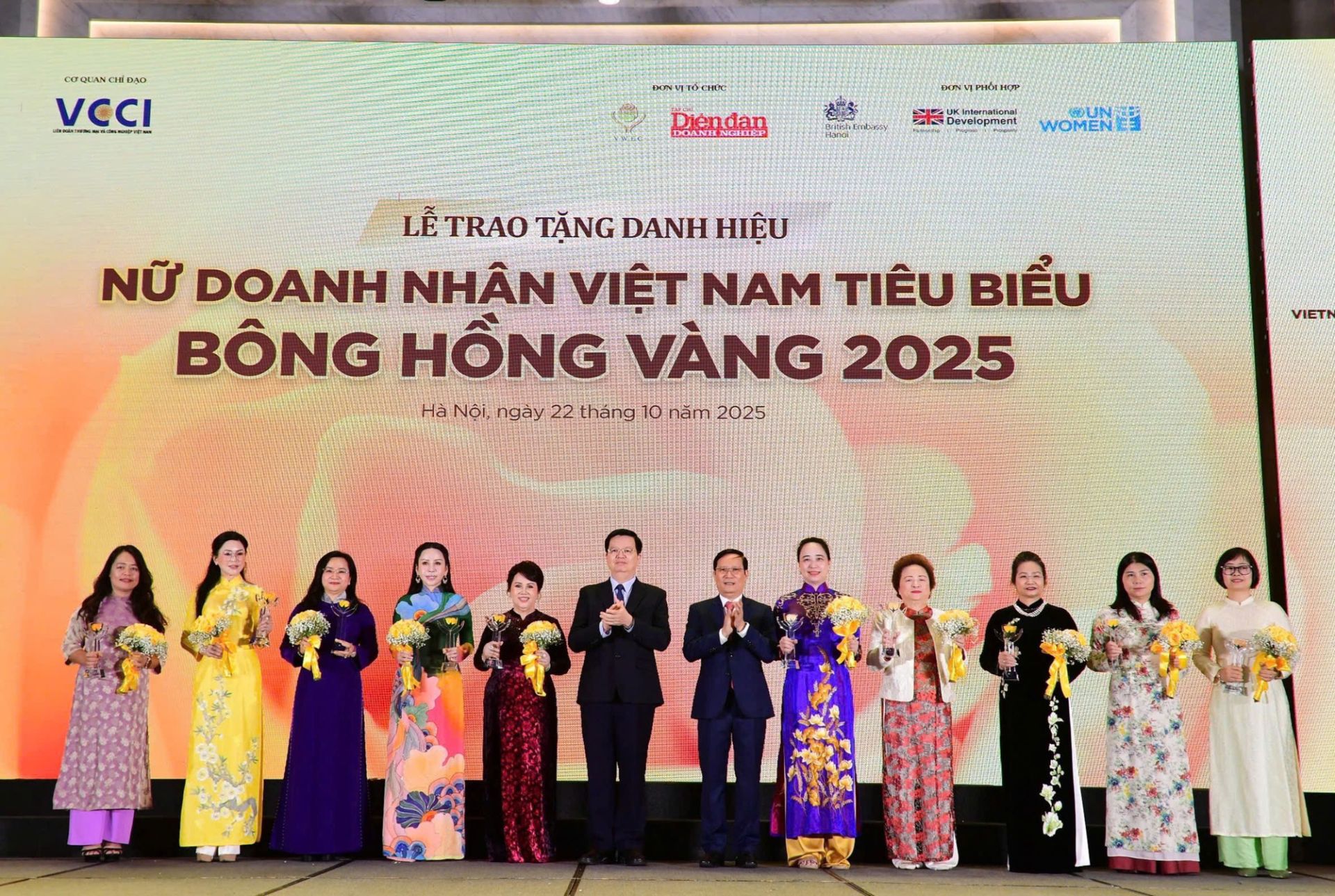 Thái Nguyên có 2 nữ doanh nhân đạt danh hiệu “Nữ Doanh nhân Việt Nam tiêu biểu - Bông hồng vàng" năm 2025
