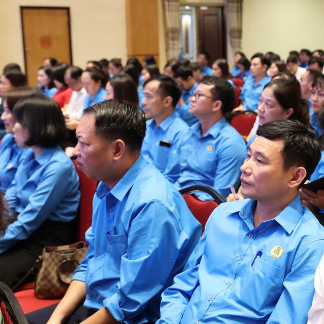 Tổng Liên đoàn Lao động yêu cầu chấm dứt hợp đồng cán bộ công đoàn chuyên trách trước ngày 1/11