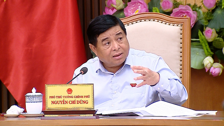 Phó Thủ tướng lưu ý: "Cần xây dựng Nghị quyết đúng tầm một nghị quyết của Bộ Chính trị, nêu bật những vấn đề mấu chốt của SHTT, đồng thời nghiên cứu, cập nhật tình hình quốc tế" - Ảnh: VGP/Thu Sa Phó Thủ tướng lưu ý: "Cần xây dựng Nghị quyết đúng tầm một nghị quyết của Bộ Chính trị, nêu bật những vấn đề mấu chốt của SHTT, đồng thời nghiên cứu, cập nhật tình hình quốc tế" - Ảnh: VGP/Thu Sa