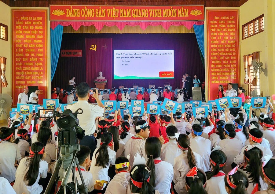 Cuộc thi “Em yêu biển, đảo quê hương” tại Nghi Lộc, Nghệ An Cuộc thi “Em yêu biển, đảo quê hương” tại Nghi Lộc, Nghệ An