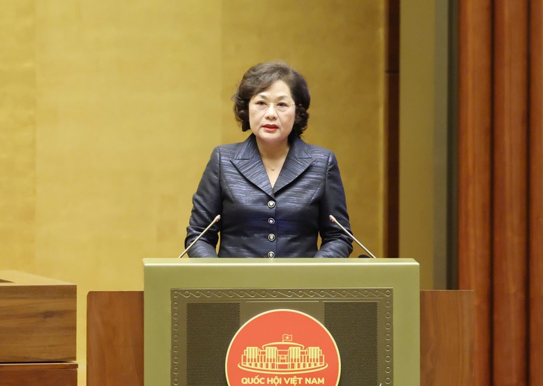 Thống đốc Ngân hàng Nhà nước Việt Nam Nguyễn Thị Hồng trình bày Tờ trình Dự án Luật Bảo hiểm tiền gửi (sửa đổi) Thống đốc Ngân hàng Nhà nước Việt Nam Nguyễn Thị Hồng trình bày Tờ trình Dự án Luật Bảo hiểm tiền gửi (sửa đổi)