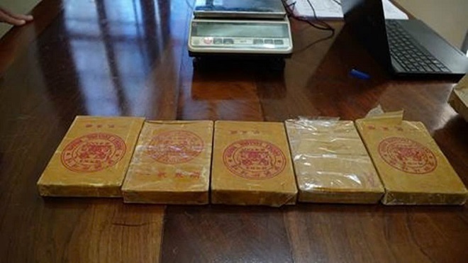 Điện Biên: Bắt giữ 2 đối tượng, thu giữ 5 bánh heroin và hàng trăm viên ma túy tổng hợp