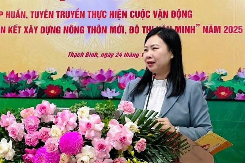 Phó Chủ tịch Ủy ban MTTQ tỉnh Nguyễn Thị Phương phát biểu khai mạc hội nghị. Phó Chủ tịch Ủy ban MTTQ tỉnh Nguyễn Thị Phương phát biểu khai mạc hội nghị.