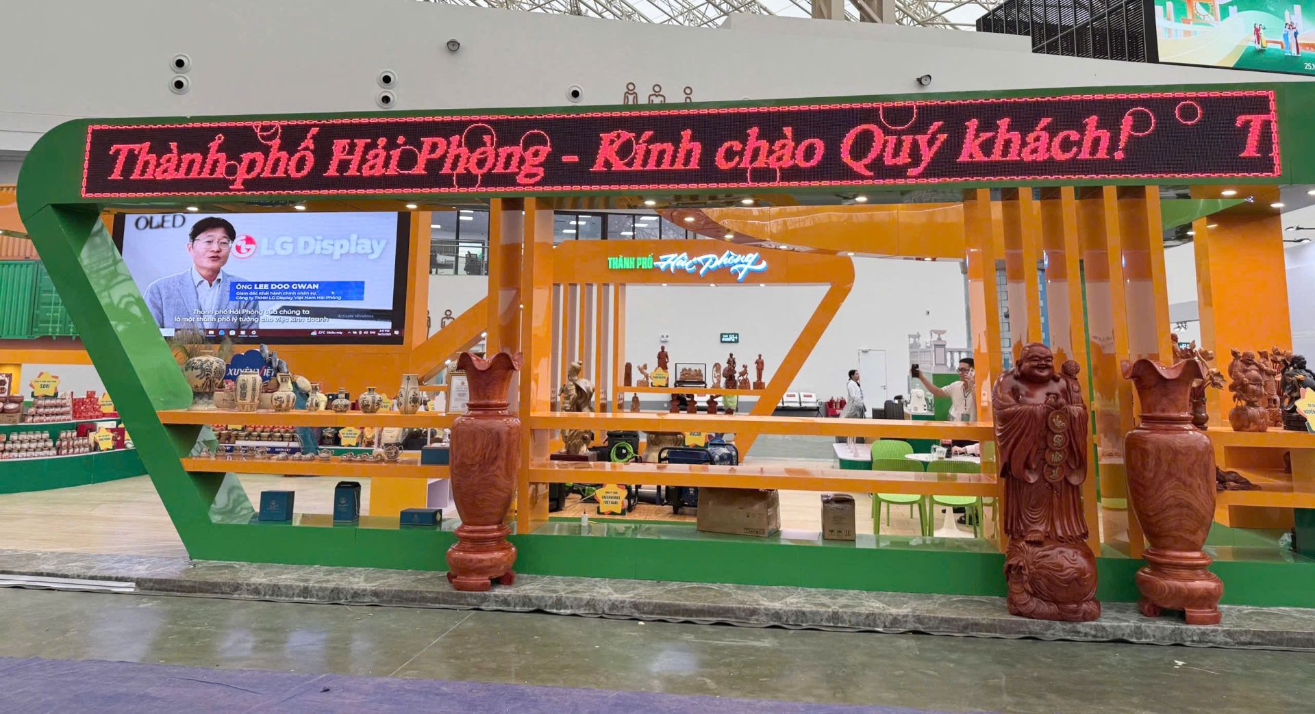 Khu trưng bày của thành phố Hải Phòng nằm tại Sảnh số 07- Phân khu 02 tòa nhà Kim Quy. Khu trưng bày của thành phố Hải Phòng nằm tại Sảnh số 07- Phân khu 02 tòa nhà Kim Quy.
