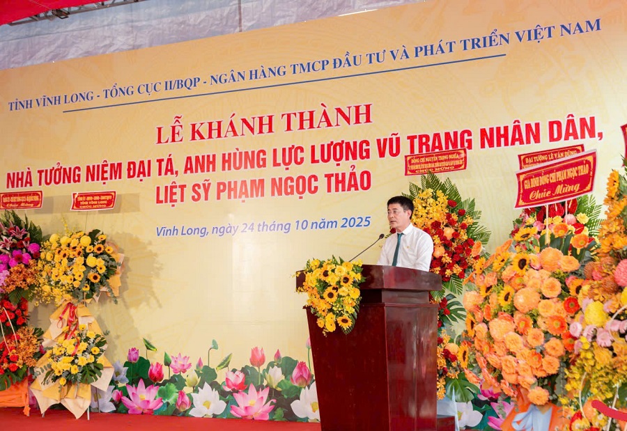 Đồng chí Lại Tiến Quân - Phó Tổng Giám đốc BIDV, phát biểu tại buổi lễ Đồng chí Lại Tiến Quân - Phó Tổng Giám đốc BIDV, phát biểu tại buổi lễ