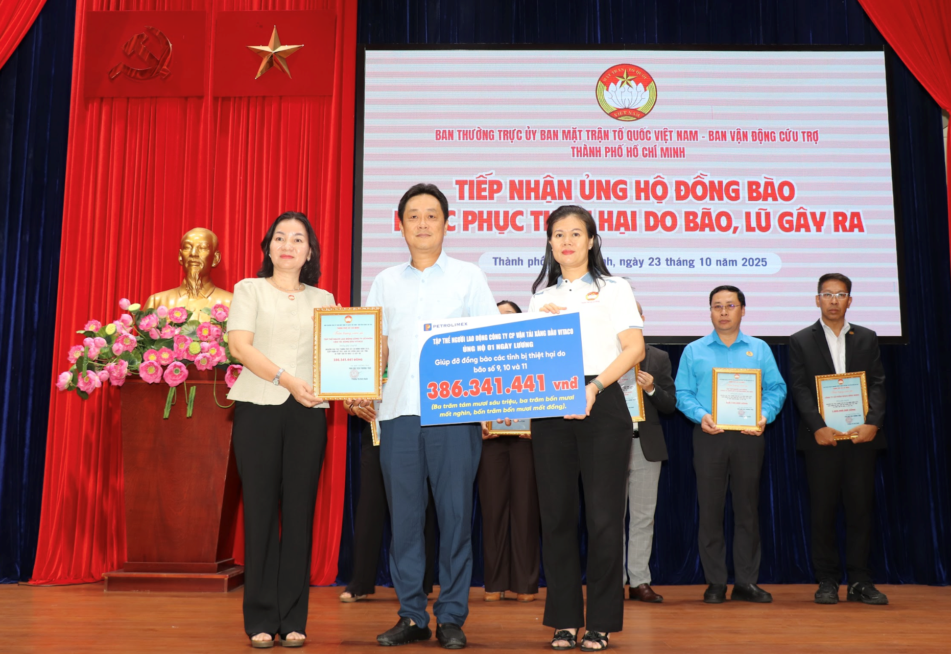 TP. HCM đón nhận hơn 13.000 lượt đóng góp hỗ trợ bà con vùng bão lũ