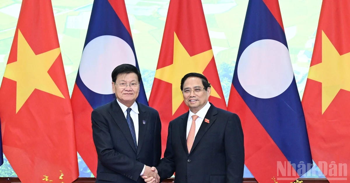 Việt Nam trước sau như một, luôn ưu tiên cao nhất cho mối quan hệ đặc biệt với Lào