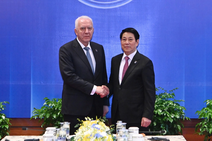 Chủ tịch nước Lương Cường tiếp Tổng Công tố Liên bang Nga A.V. Gutsan