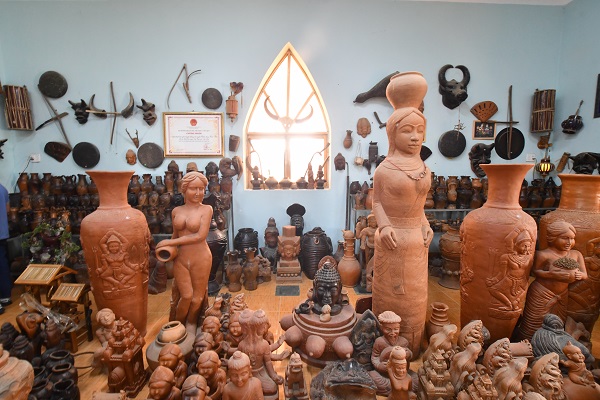 Làng gốm Chăm Bầu Trúc