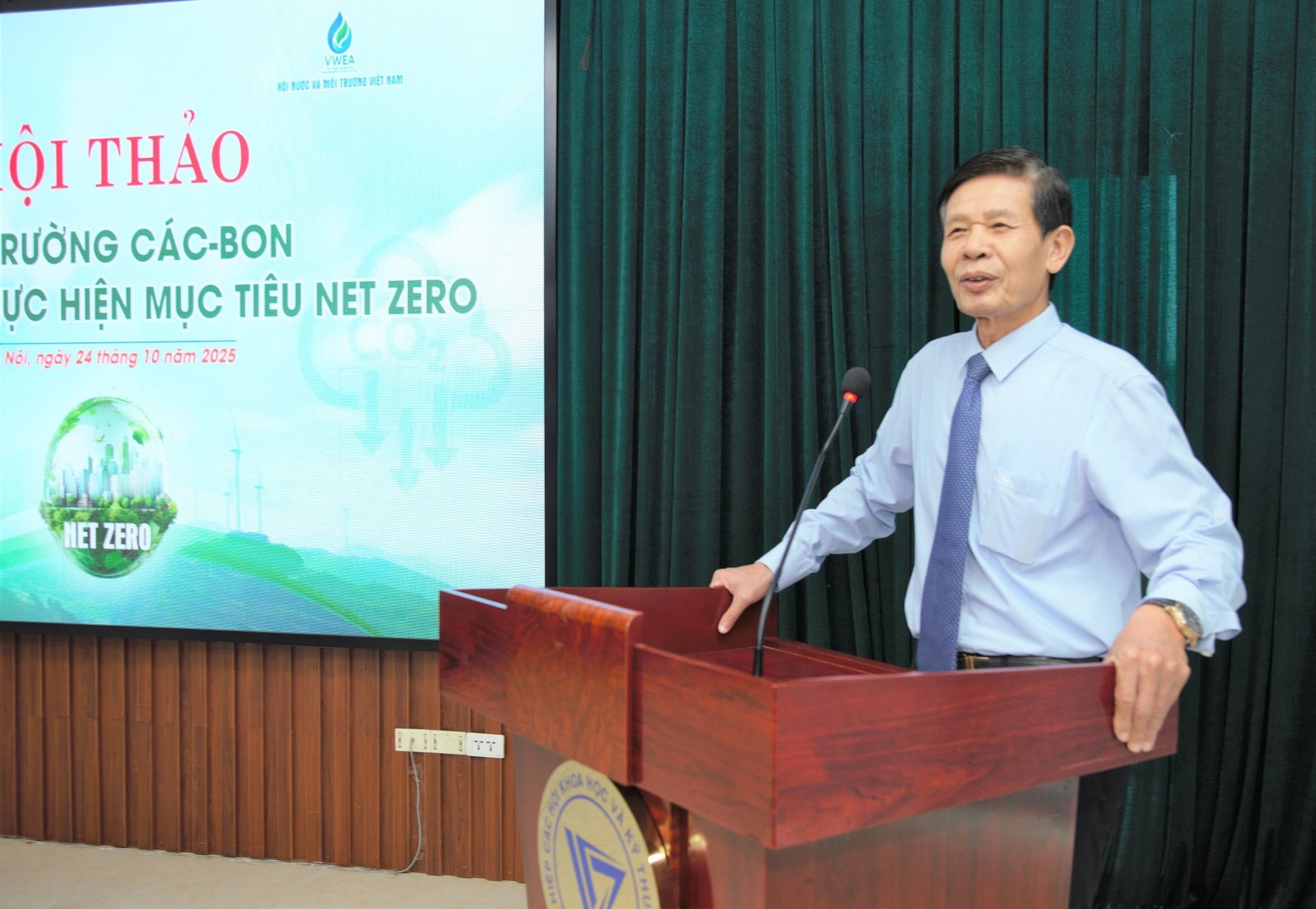 Ông Chu Phạm Ngọc Hiển, Nguyên Thứ trưởng Bộ Nông nghiệp và Môi trường, Chủ tịch Hội Nước và Môi trường Việt Nam phát biểu tại Hội thảo Ông Chu Phạm Ngọc Hiển, Nguyên Thứ trưởng Bộ Nông nghiệp và Môi trường, Chủ tịch Hội Nước và Môi trường Việt Nam phát biểu tại Hội thảo