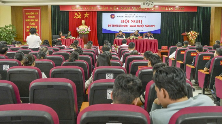 Quang cảnh Hội nghị đối thoại Hải quan-Doanh nghiệp. Quang cảnh Hội nghị đối thoại Hải quan-Doanh nghiệp.