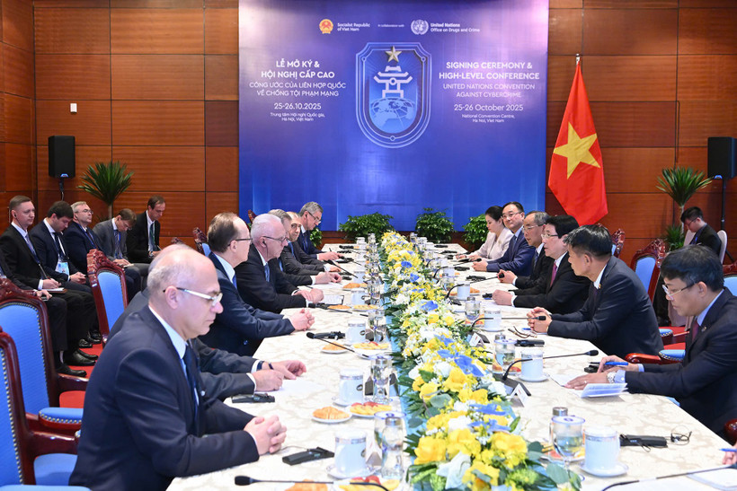 Chủ tịch nước Lương Cường tiếp Tổng Công tố Liên bang Nga A.V. Gutsan. (Ảnh: Thủy Nguyên)