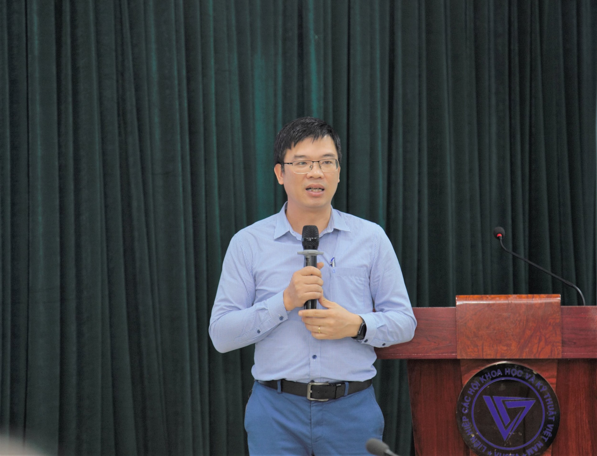 TS. Hà Quang Anh, Giám đốc Trung tâm Thích ứng BĐKH và Trung hòa các bon, Cục Biến đổi khí hậu, Bộ Nông nghiệp và Môi trường. TS. Hà Quang Anh, Giám đốc Trung tâm Thích ứng BĐKH và Trung hòa các bon, Cục Biến đổi khí hậu, Bộ Nông nghiệp và Môi trường.