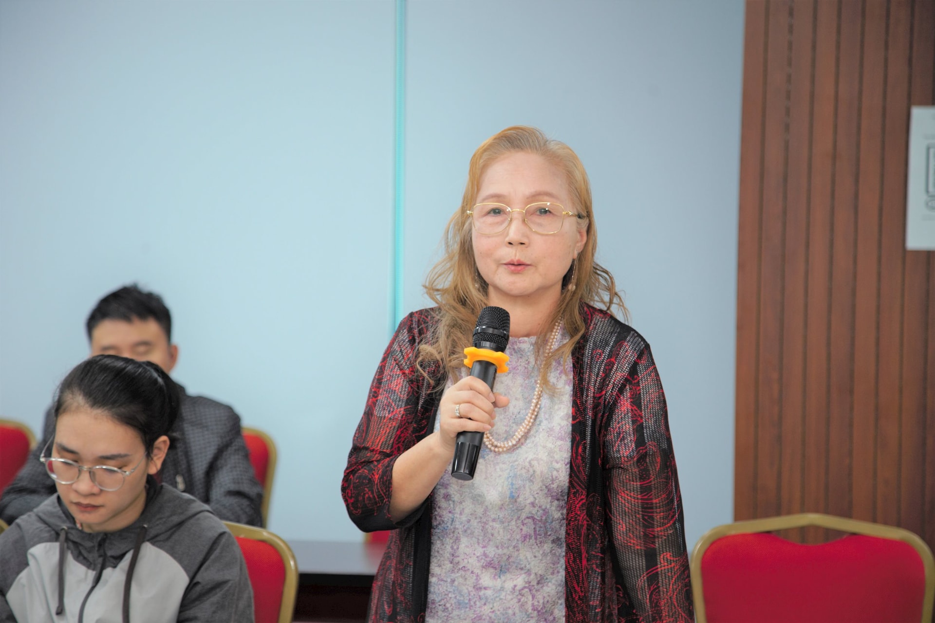 Bà Trần Thị Minh Hà – Phó Chủ tịch Hiệp hội Công nghiệp Môi trường phát biểu tại Hội thảo Bà Trần Thị Minh Hà – Phó Chủ tịch Hiệp hội Công nghiệp Môi trường phát biểu tại Hội thảo