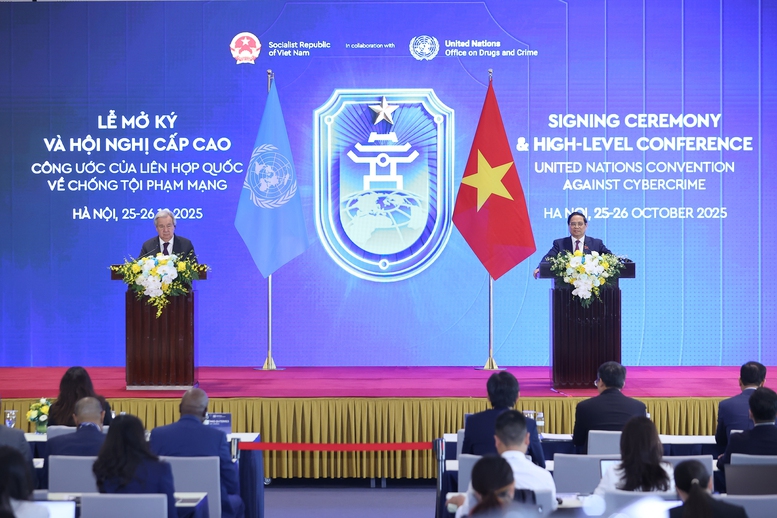 Thủ tướng Phạm Minh Chính và Tổng Thư ký Liên Hợp Quốc António Guterres đồng chủ trì họp báo về Lễ mở ký và Hội nghị cấp cao Công ước của Liên Hợp Quốc về chống tội phạm mạng - Ảnh: VGP/Nhật Bắc Thủ tướng Phạm Minh Chính và Tổng Thư ký Liên Hợp Quốc António Guterres đồng chủ trì họp báo về Lễ mở ký và Hội nghị cấp cao Công ước của Liên Hợp Quốc về chống tội phạm mạng - Ảnh: VGP/Nhật Bắc