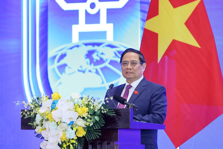 Thủ tướng nhấn mạnh, chống tội phạm mạng là vấn đề không của riêng một quốc gia nào, riêng người nào mà có tính toàn dân, toàn diện, toàn cầu; vì vậy phải đề cao chủ nghĩa đa phương, kêu gọi đoàn kết quốc tế - Ảnh: VGP/Nhật Bắc Thủ tướng nhấn mạnh, chống tội phạm mạng là vấn đề không của riêng một quốc gia nào, riêng người nào mà có tính toàn dân, toàn diện, toàn cầu; vì vậy phải đề cao chủ nghĩa đa phương, kêu gọi đoàn kết quốc tế - Ảnh: VGP/Nhật Bắc