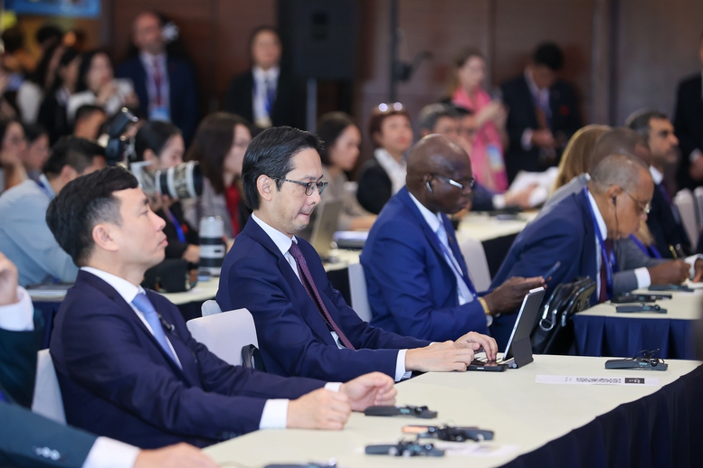 Các đại biểu dự buổi họp báo - Ảnh: VGP/Nhật Bắc Các đại biểu dự buổi họp báo - Ảnh: VGP/Nhật Bắc