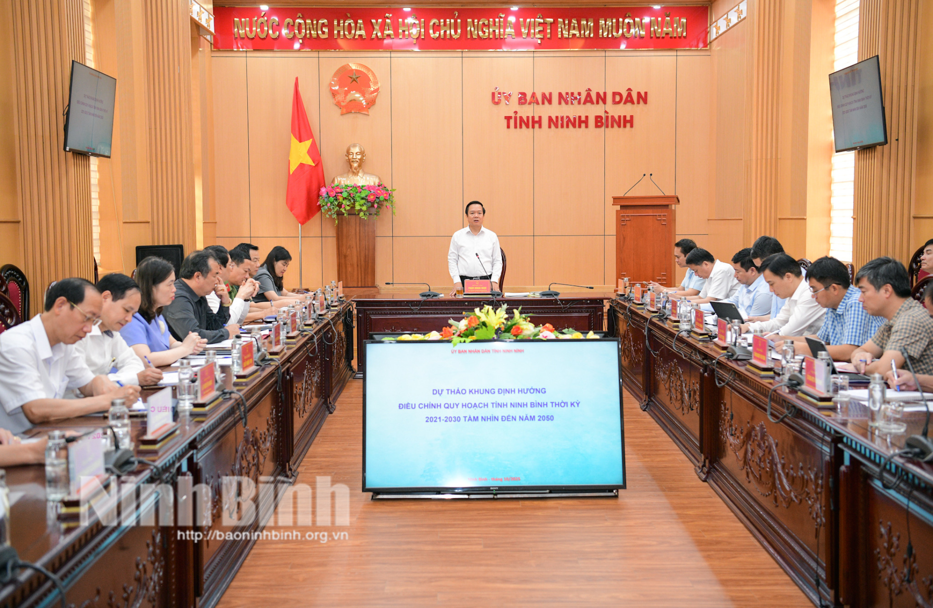 Chủ tịch UBND tỉnh Ninh Bình, Trưởng Ban Chỉ đạo Phạm Quang Ngọc. Chủ tịch UBND tỉnh Ninh Bình, Trưởng Ban Chỉ đạo Phạm Quang Ngọc.