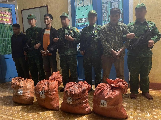 Phá chuyên án vận chuyển 160 kg thuốc nổ từ Lào vào Việt Nam