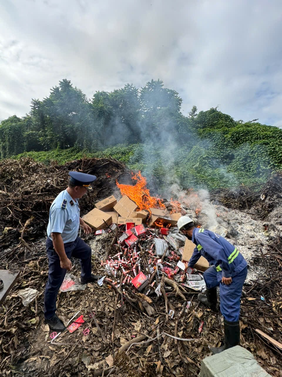 Lào Cai: Phát hiện, xử lý 13 vụ vi phạm dịp Tết Trung thu 2025