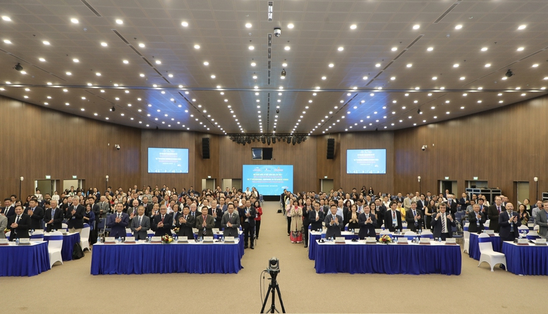 Các đại biểu trong nước và quốc tế tại Hội thảo quốc tế Việt Nam học lần thứ 7 với chủ đề 