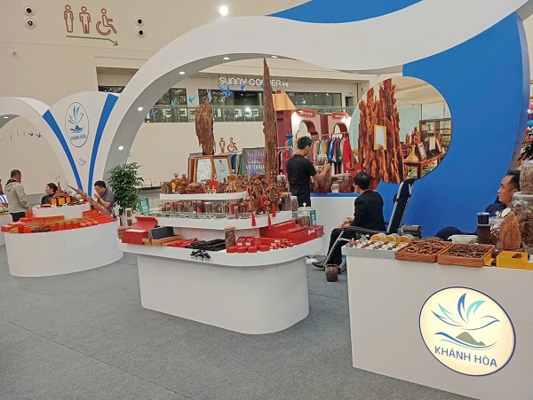 Khu trưng bày sản phẩm Trầm hương Khánh Hòa Khu trưng bày sản phẩm Trầm hương Khánh Hòa