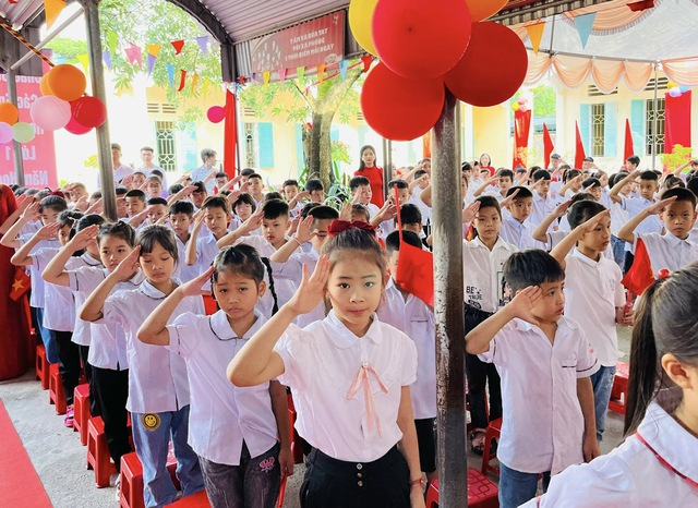 học sinh tại các cơ sở giáo dục dân lập, tư thục trên địa bàn Hà Nội sẽ được hỗ trợ học phí khoảng 1,3-1,9 triệu đồng mỗi năm học, tùy cấp học. (Ảnh minh họa) học sinh tại các cơ sở giáo dục dân lập, tư thục trên địa bàn Hà Nội sẽ được hỗ trợ học phí khoảng 1,3-1,9 triệu đồng mỗi năm học, tùy cấp học. (Ảnh minh họa)