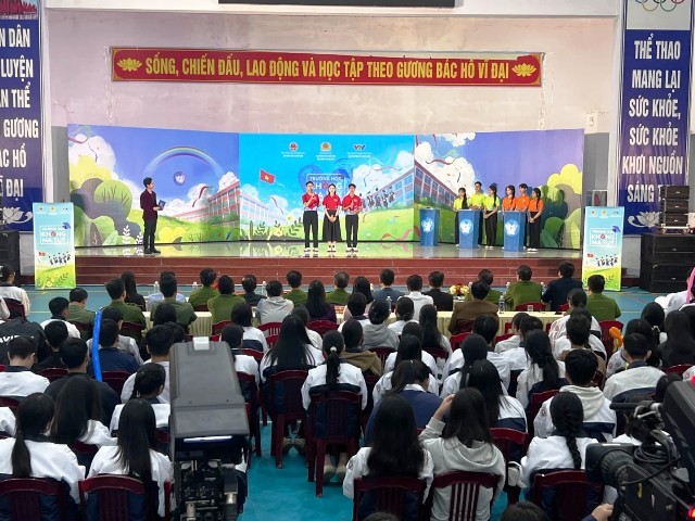 Học sinh Quảng Trị hào hứng tham gia Cuộc thi “Trường học không ma túy”. Học sinh Quảng Trị hào hứng tham gia Cuộc thi “Trường học không ma túy”.