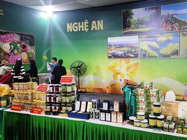 Nghệ An khẳng định bản sắc tại Hội chợ mùa Thu 2025.
