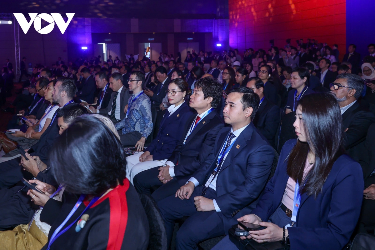 Các đại biểu dự Hội nghị Thượng đỉnh Kinh doanh và Đầu tư ASEAN năm 2025 Các đại biểu dự Hội nghị Thượng đỉnh Kinh doanh và Đầu tư ASEAN năm 2025