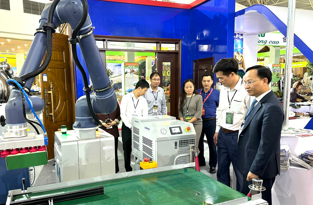 Gian trưng bày sản phẩm công nghẹ của tỉnh Bắc Ninh