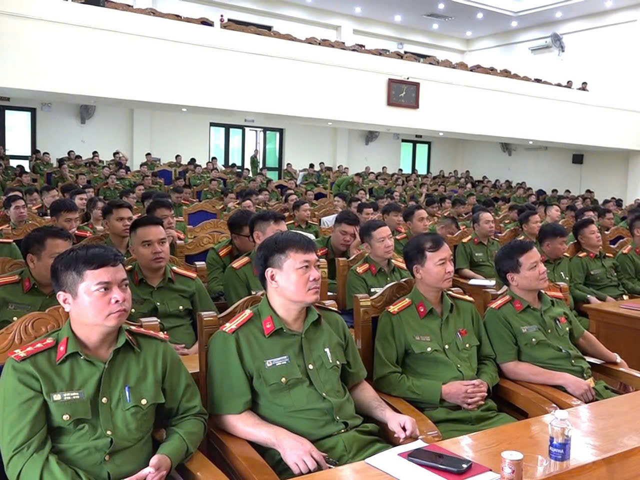 Các đồng chí chỉ huy, cán bộ phụ trách công tác Kỹ thuật hình sự của Công an 166 xã, phường trên địa bàn toàn tỉnh tham dự Hội nghị tập huấn công tác Kỹ thuật hình sự Các đồng chí chỉ huy, cán bộ phụ trách công tác Kỹ thuật hình sự của Công an 166 xã, phường trên địa bàn toàn tỉnh tham dự Hội nghị tập huấn công tác Kỹ thuật hình sự