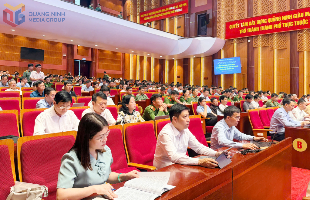 Các đại biểu tham dự hội nghị. Các đại biểu tham dự hội nghị.