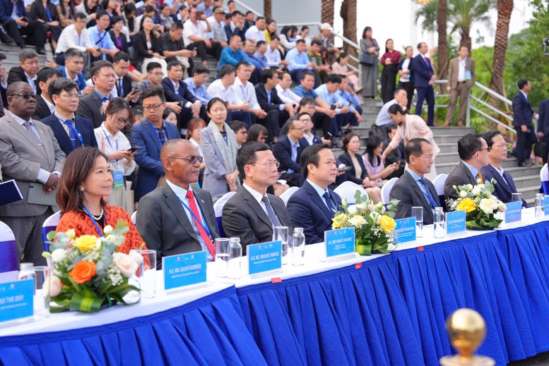 Khai mạc Tuần lễ Số Quốc tế Việt Nam 2025: Kết nối tri thức – Kiến tạo tương lai số