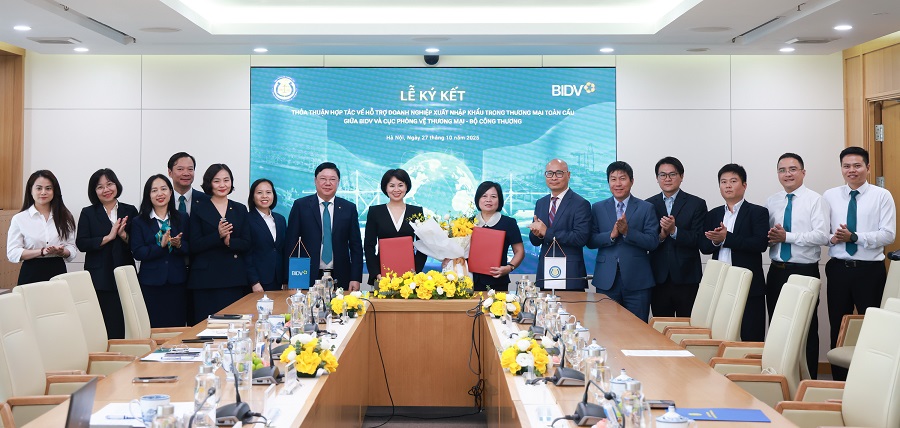 Hợp tác tạo cầu nối hiệu quả, vững chắc để hỗ trợ doanh nghiệp xuất nhập khẩu