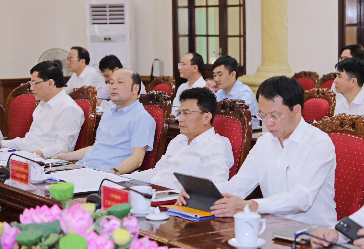 Các đại biểu tham dự buổi làm việc Các đại biểu tham dự buổi làm việc