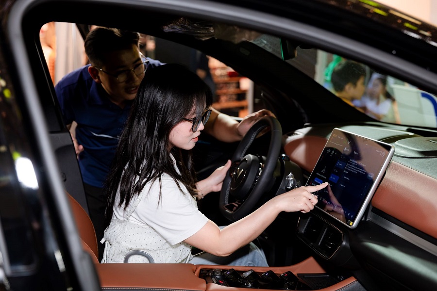 Cả VF 7, VF 8 và VF 9 đang hưởng nhiều ưu đãi của VinFast, giúp giá lăn bánh trở nên dễ tiếp cận hơn.