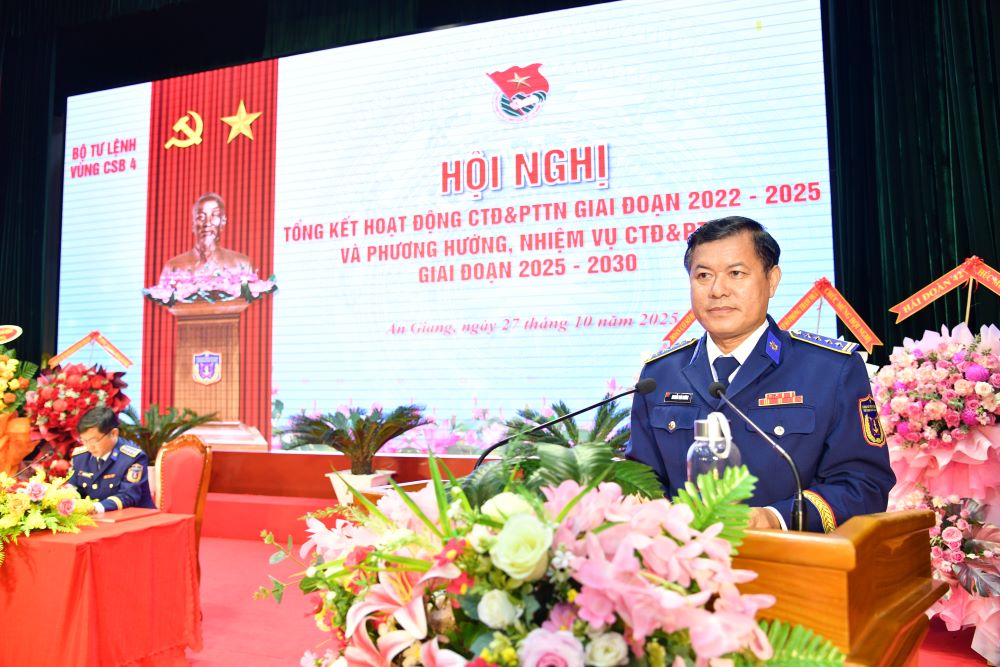 Đại tá Nguyễn Thái Dương - Ủy viên Ban Thường vụ Đảng ủy, Phó Chính ủy Bộ Tư lệnh Vùng phát biểu chỉ đạo Hội nghị