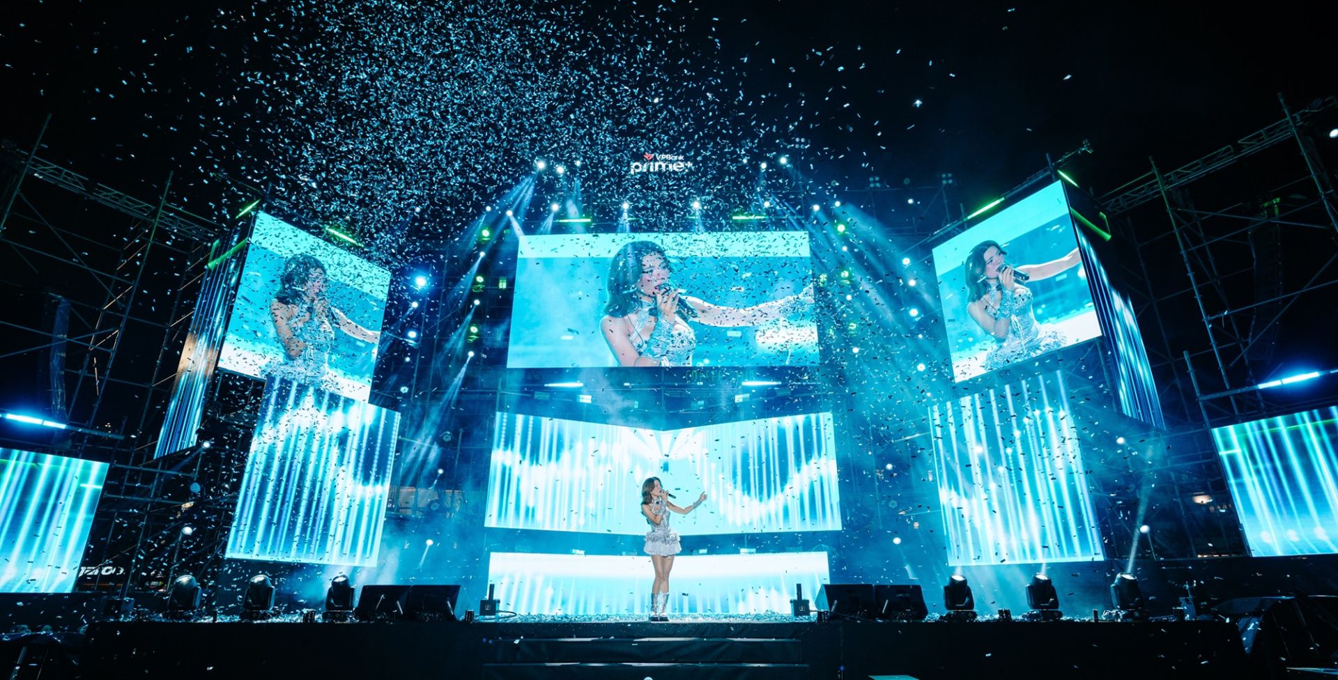 VPBank Prime Night - Đêm nhạc giữa mưa thu Hà Nội