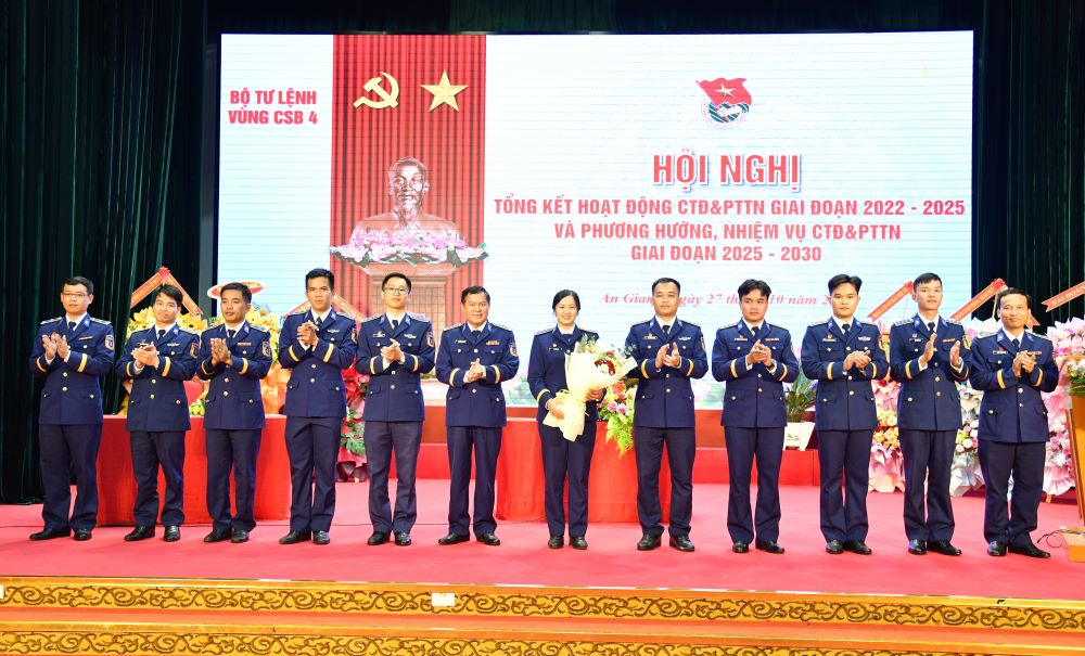 Tuổi trẻ Bộ Tư lệnh Vùng Cảnh sát biển 4: “Bản lĩnh - Trí tuệ - Xung kích - Kỷ cương - Sáng tạo”