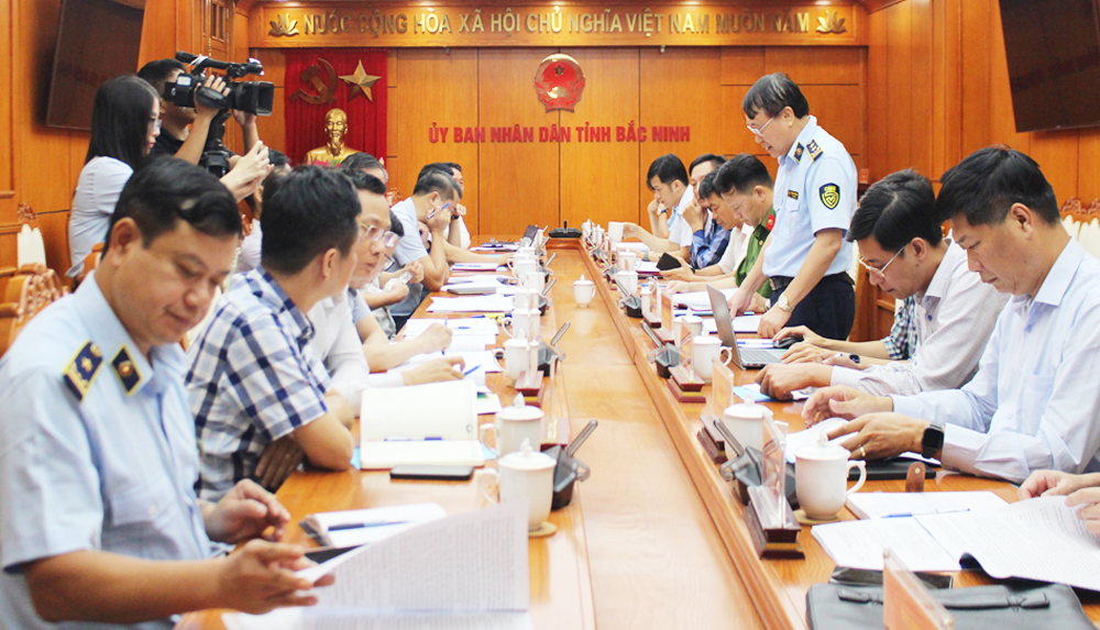 Quang cảnh buổi làm việc. Quang cảnh buổi làm việc.