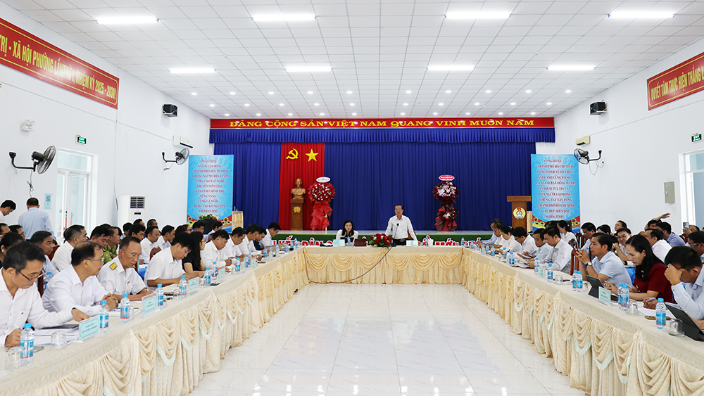 Toàn cảnh buổi làm việc giữa lãnh đạo TP. HCM với các sở ngành, xã, phường khu vực Bình Dương Toàn cảnh buổi làm việc giữa lãnh đạo TP. HCM với các sở ngành, xã, phường khu vực Bình Dương