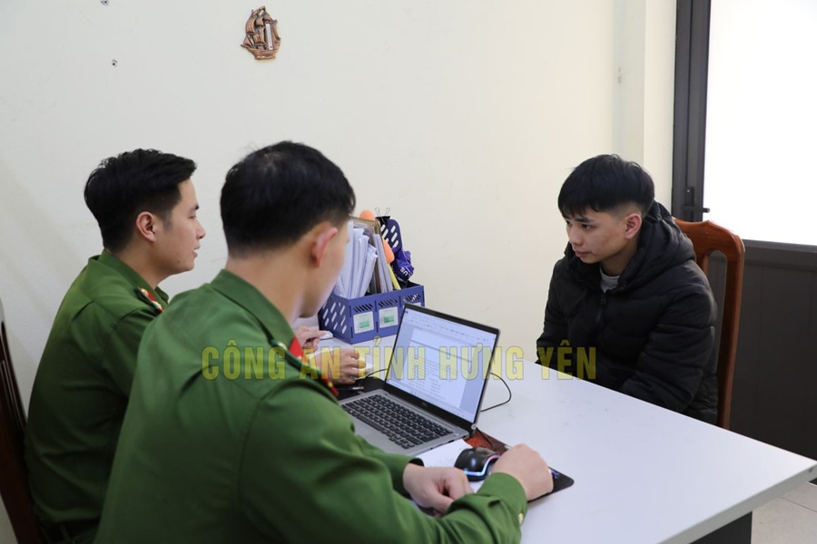 Hưng Yên: Bắt đối tượng điều khiển xe mô tô tông gẫy xương gót chân CSGT