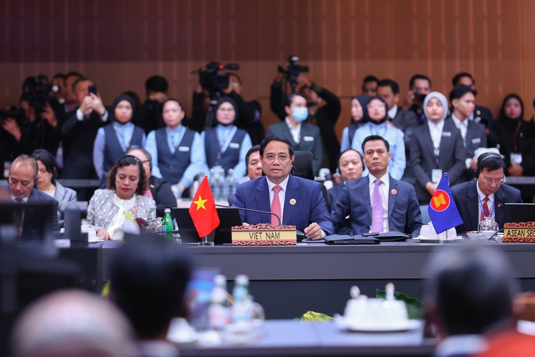 Thủ tướng Chính phủ đề xuất ba định hướng chiến lược nhằm thúc đẩy mạnh mẽ quan hệ ASEAN - Trung Quốc thời gian tới - Ảnh: VGP/Nhật Bắc Thủ tướng Chính phủ đề xuất ba định hướng chiến lược nhằm thúc đẩy mạnh mẽ quan hệ ASEAN - Trung Quốc thời gian tới - Ảnh: VGP/Nhật Bắc