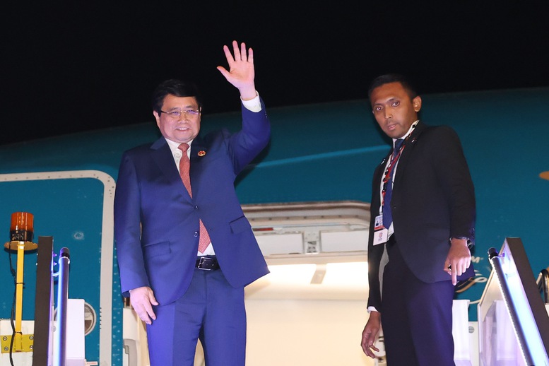 Thủ tướng Chính phủ Phạm Minh Chính rời Kuala Lumpur về nước, kết thúc thành công chuyến công tác tham dự Hội nghị Cấp cao ASEAN lần thứ 47 và các Hội nghị cấp cao liên quan - Ảnh: VGP/Nhật Bắc Thủ tướng Chính phủ Phạm Minh Chính rời Kuala Lumpur về nước, kết thúc thành công chuyến công tác tham dự Hội nghị Cấp cao ASEAN lần thứ 47 và các Hội nghị cấp cao liên quan - Ảnh: VGP/Nhật Bắc