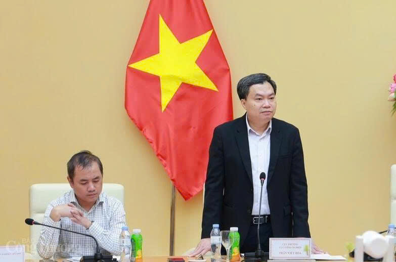 Cục trưởng Cục Công nghiệp Trần Việt Hòa phát biểu tại hội thảo.