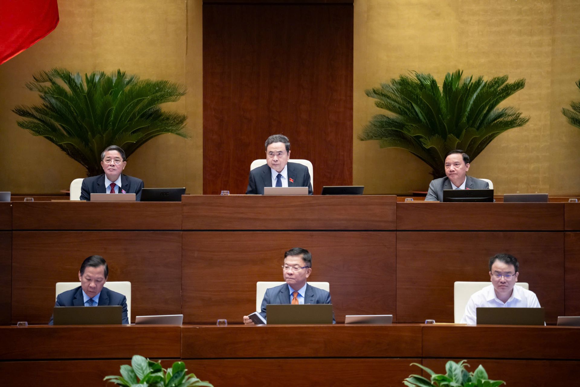 Đoàn chủ toạ điều hành Phiên thảo luận Đoàn chủ toạ điều hành Phiên thảo luận