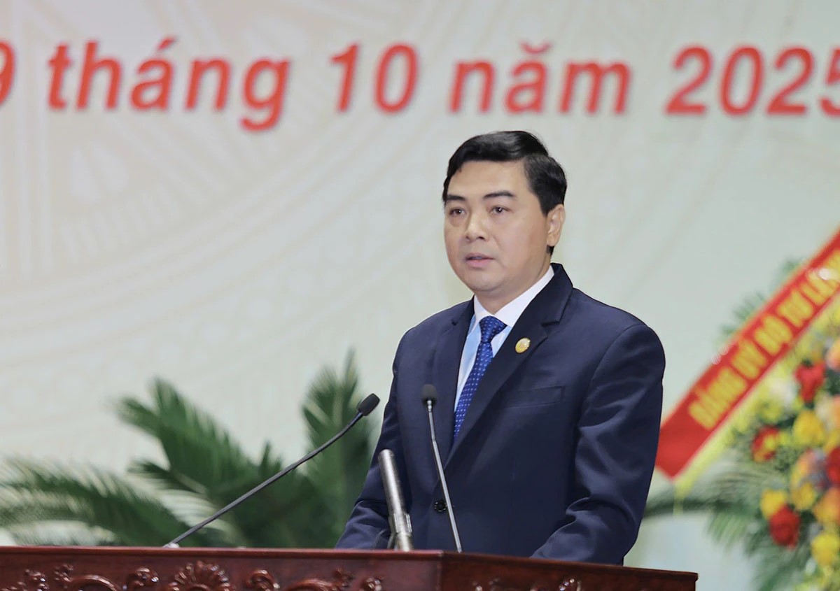 Đồng chí Nguyễn Hoài Anh, Ủy viên dự khuyết Trung ương Đảng, Phó Bí thư Tỉnh ủy, Chủ tịch UBND tỉnh phát biểu khai mạc Đại hội. Đồng chí Nguyễn Hoài Anh, Ủy viên dự khuyết Trung ương Đảng, Phó Bí thư Tỉnh ủy, Chủ tịch UBND tỉnh phát biểu khai mạc Đại hội.