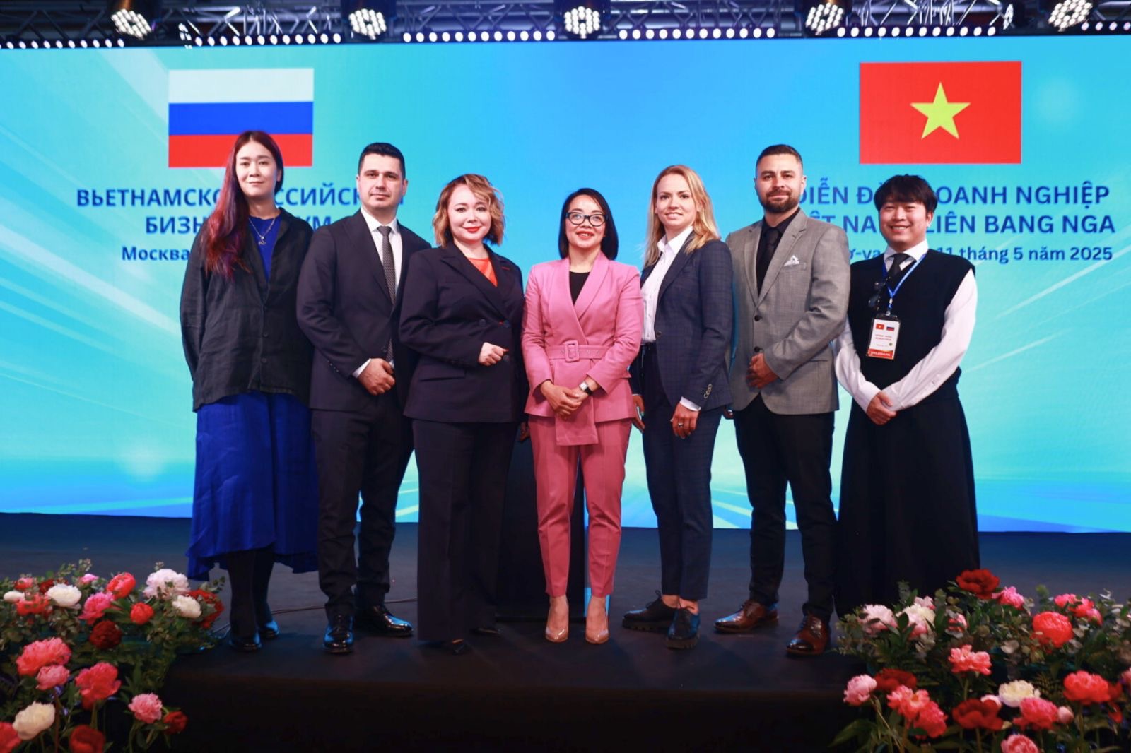 Vinpearl ký kết hợp tác với bốn tập đoàn lữ hành hàng đầu Nga trong khuôn khổ các diễn đàn doanh nghiệp cấp cao Vinpearl ký kết hợp tác với bốn tập đoàn lữ hành hàng đầu Nga trong khuôn khổ các diễn đàn doanh nghiệp cấp cao