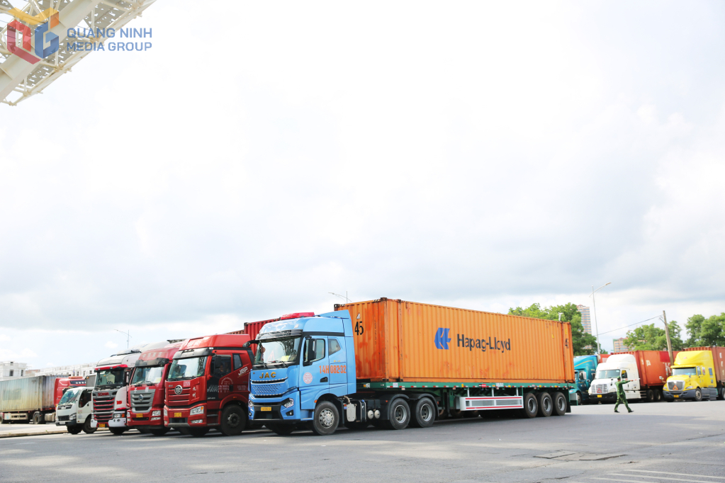 Theo Đề án, tại khu vực cầu Bắc Luân II sẽ xây dựng hạ tầng kỹ thuật cửa khẩu thông minh, lắp đặt luồng chuyên dụng và trang thiết bị để vận hành xe tự hành không người lái IGV, hoạt động 24/7.